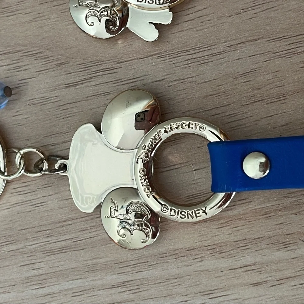 TOKYO DISNEY Mickey Mouse and Minnie Matching Train Handle Keychains Blu…